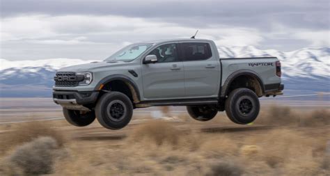 2024 Ford Ranger Raptor First Drive Review | Capital One Auto Navigator