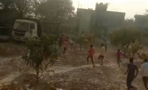 Bihar: Villagers set fire to police station, ran and beat policemen ...