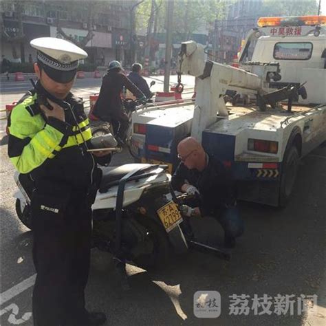 南京市开展摩托车交通违法整治 无照驾驶将影响个人信用