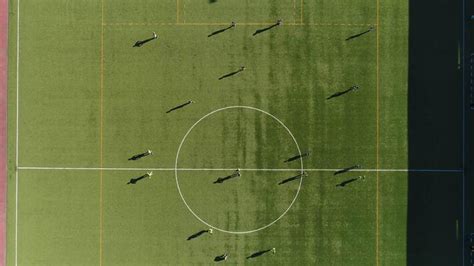 Playing Football 的图像结果