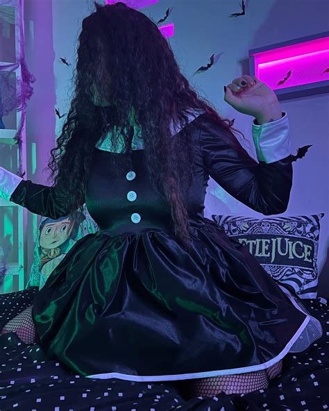 TW Pornstars - 3 pic. Agatha Dolly♡. Twitter. Feliz Halloween 🎃 💕. 2:20 AM - 1 Nov 2022