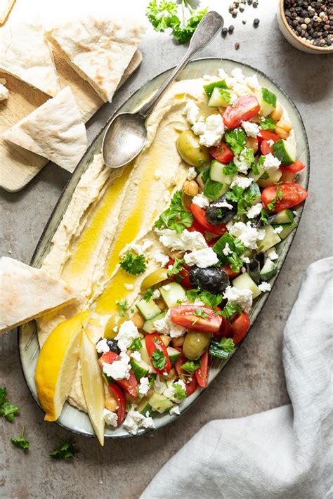 Einfaches und blitzschnelles Rezept für den besten Hummus zum Dippen