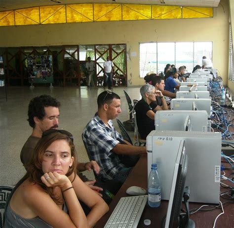 Dibujos de salas de casas para colorear y personas sentadas - Imagui