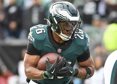 Russell Wilson and Saquon Barkley net worth comparison: Salary ...