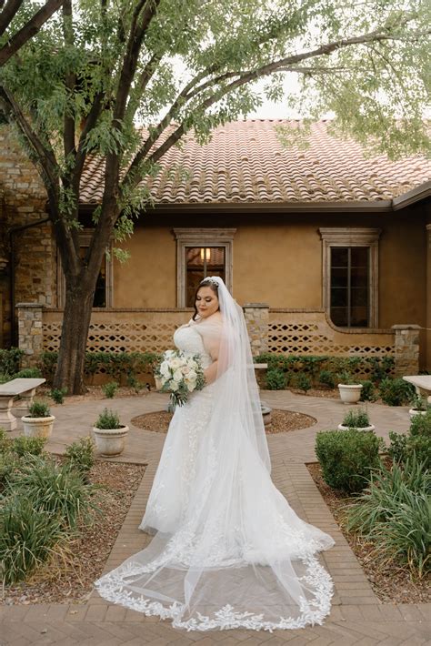 Wedding dresses for curvy brides 60 photos - Astyledwedding.com