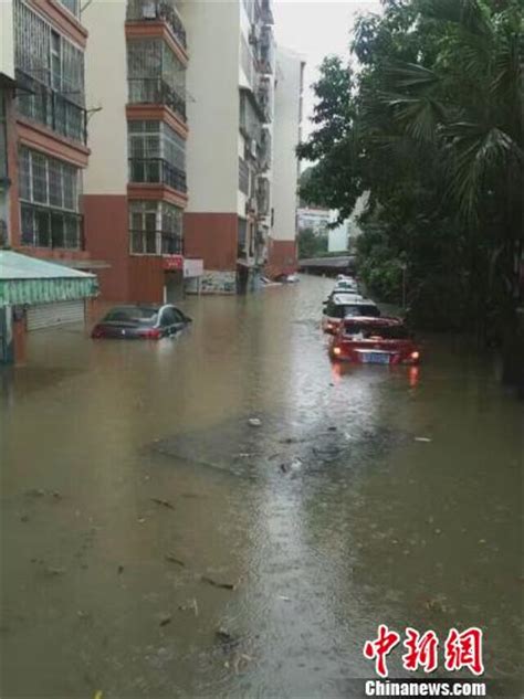 广西柳州遭遇强降雨袭击 车库上百汽车被淹（图）|汽车|车库|小区_新浪新闻