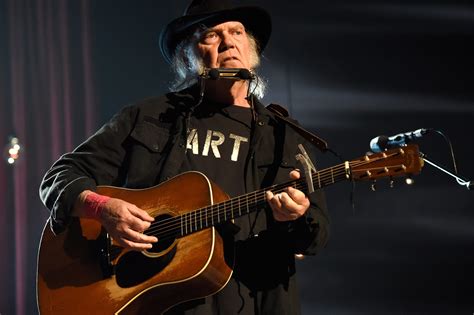 Neil Young must pass U.S. marijuana test to vote in 2020, he says ...