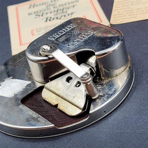 Vintage 1920s Kriss Kross Stropper Razor Blade Sharpener Box Razor ...
