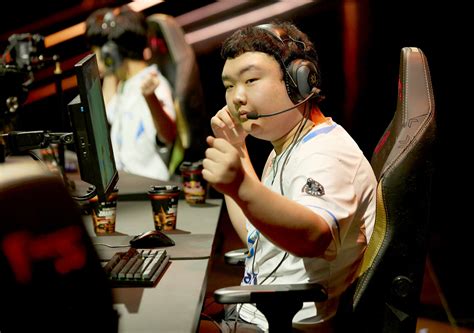 Best VALORANT Players, Ranked | Who Is the Best VALORANT Player? - Dot ...