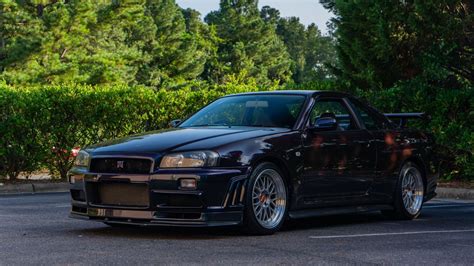 1999 Nissan Skyline GT-R R34 Wears A Rare Color