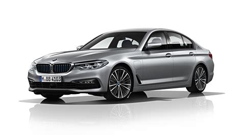 BMW 530e next-generation plug-in hybrid sedan: photos, details