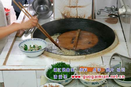 锅盖面酱油如何熬制 - 锅盖面做法照片 - 镇江锅盖面行业动态