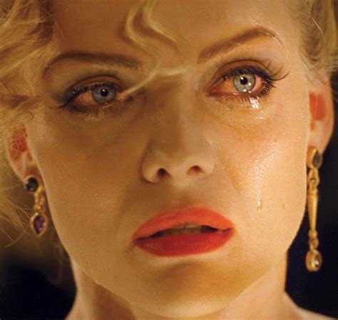 Michelle Pfeiffer as Selina Kyle / Catwoman in the movie Batman Returns ...