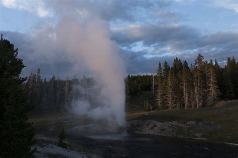 Mallard Creek, Mallard Lake, and the Upper Geyser Basin (Old Faithful ...