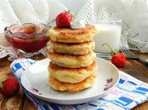 Пышные оладьи на прокисшем кефире рецепт с фото пошагово - 1000.menu