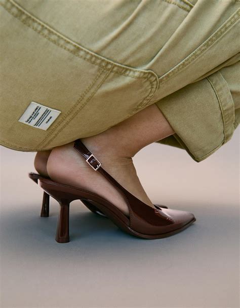 Kitten heel slingback shoes - Women | Bershka