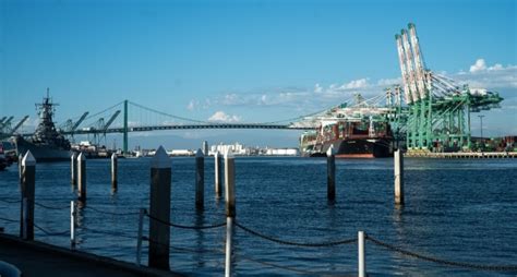 Los Angeles port extends container dwell fee to April, over 100 ships ...