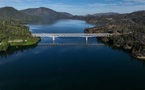 California's Lake Oroville highlights reversal of severe-drought levels ...