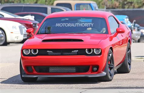 Dodge Challenger SRT Hellcat spied with Demon power