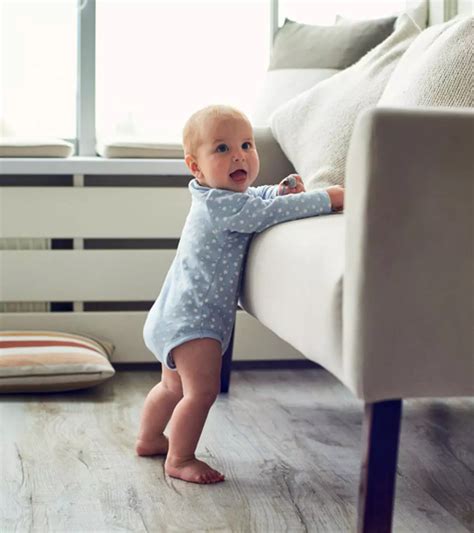 When Does Baby Start Waving? Age, Signs and Ways To Encourage