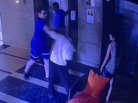 FIR lodged against Gurugram man for slapping guards who rescued him ...