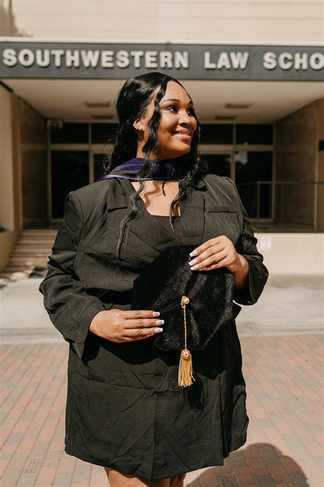 Lauren Southwestern Law School 2022 Graduation Portraits | Los Angeles ...