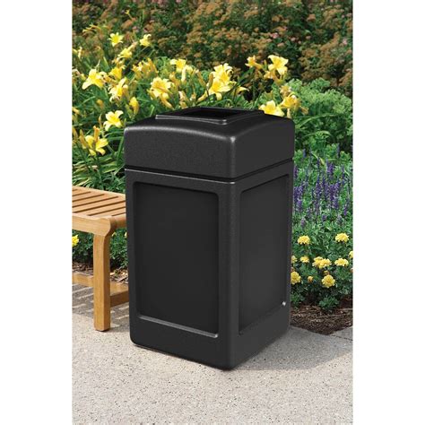Commercial Zone PolyTec 42 Gallon Plastic Open-Top Square Waste Contai