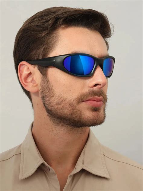 Travel Clothes For Men And Women | Shop Now – Reccy