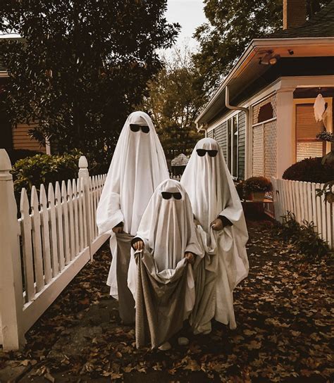13 Creative DIY Ghost Costume Designs for a Fun Costume Party