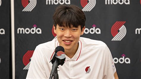 Blazers rookie Yang Hansen makes first NBA start | NBA.com