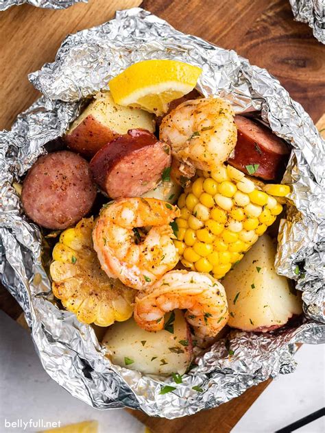 Easy, delicious shrimp boil foil packs baked in the oven or grilled ...