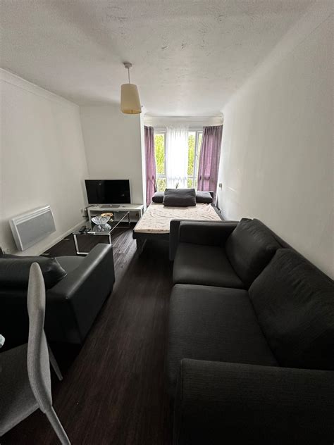 London Apartment Holiday Rentals - England, United Kingdom | Airbnb