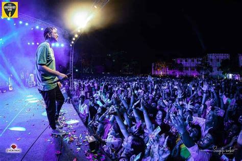 DUM DUM MOTIJHEEL COLLEGE