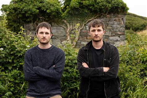 The Davies Brothers – Breaking Tunes