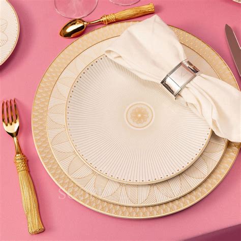 Malmaison Imperiale - Porcelain Gold Dinner Plate Set of Four – Mérci ...