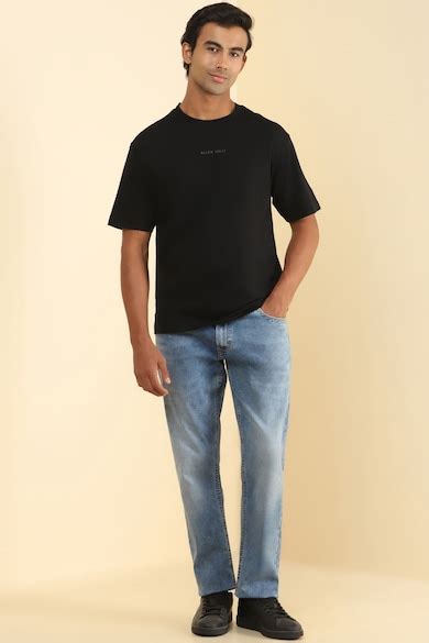 Buy Men Black Solid Crew Neck T-shirt Online - 39973935 | Allen Solly