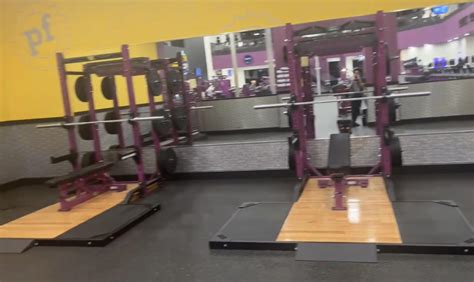 Why Doesn't Planet Fitness Have Free Weights? The Real Reason - Fitness ...