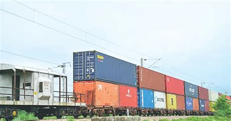 Railways cross 1 BT freight mark in FY26