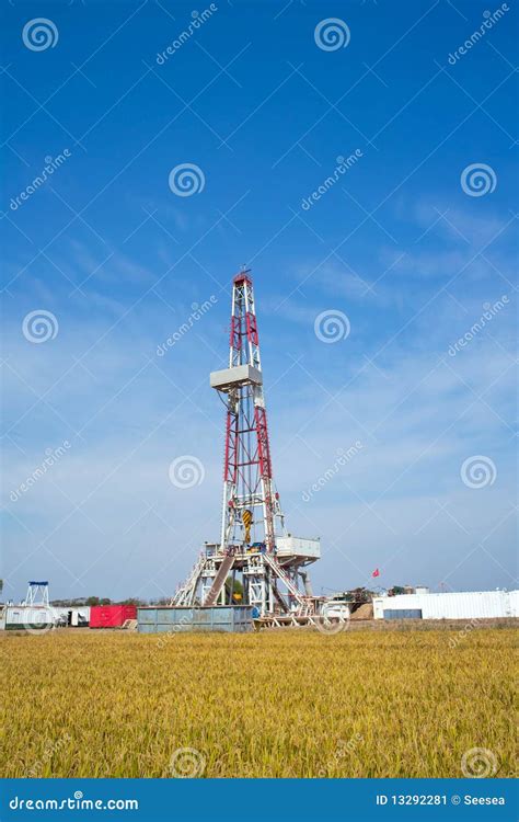 Land drilling rig stock image. Image of paddy, pump, steel - 13292281