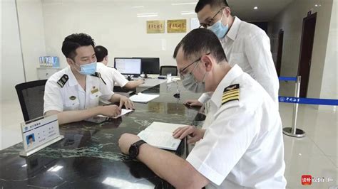 国内首份！深圳首颁外籍船员适任证书_手机新浪网
