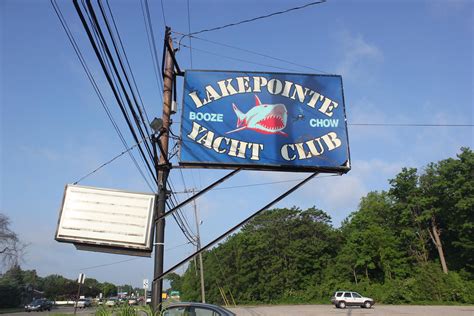Locations Hub - Lakepointe Yacht Club bikini bar