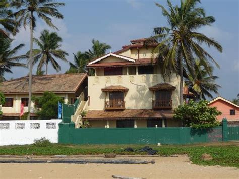 VARNIA'S BEACH VILLA (Negombo) - Guesthouse Reviews, Photos, Rate ...