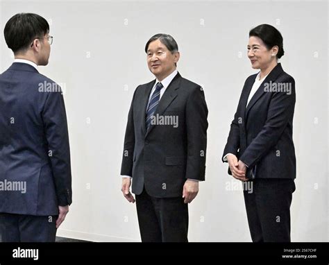 Japanese Emperor Naruhito (C) and Empress Masako visit Hyogo Prefectural Hyogo-no-Tsu Museum in ...