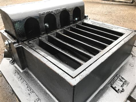 EAST JORDAN IRON WORKS EJIW 7520Z Catch Basin Curb Inlet, Iron USA, M ...