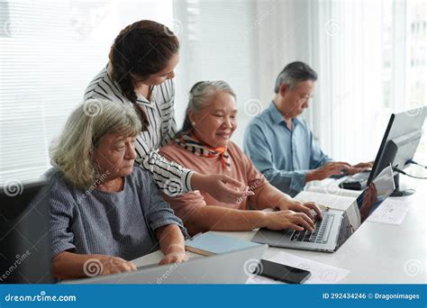 Senior How to Use Computer 的图像结果