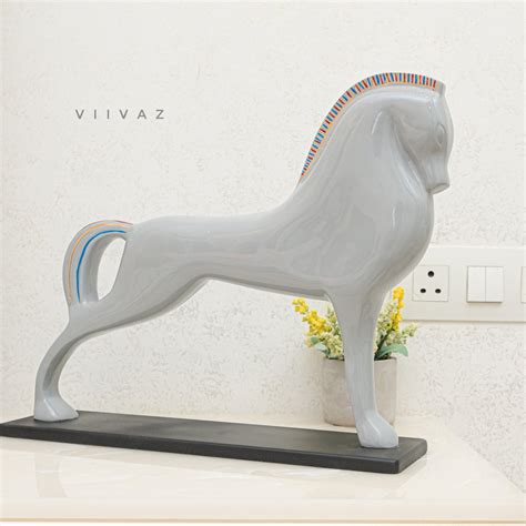 Pfred Sculpture – VIIVAZ