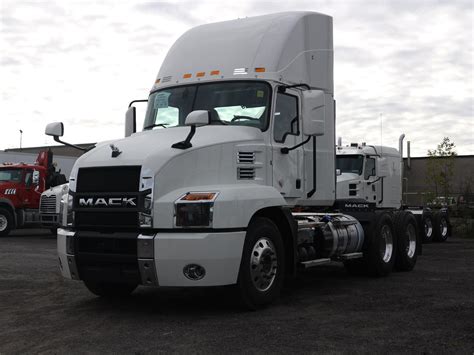 2019 Mack Anthem