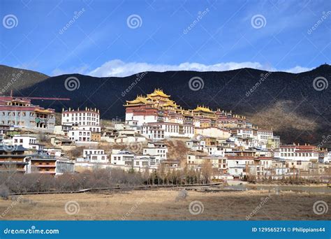Songzanlin Tibetan Buddistisk Kloster, Shangri La, Xianggelila, Yunnan Landskap, Kina Arkivfoto ...