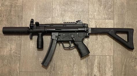 MP5: Roller-Delayed Blowback subgun