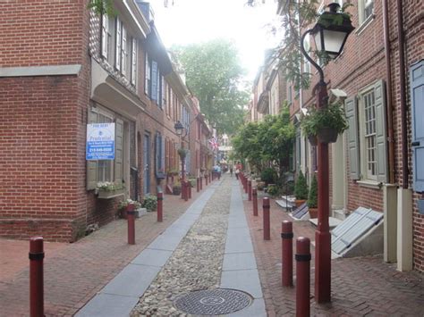 Elfreth's Alley: The picture-perfect street in Philadelphia referred to ...